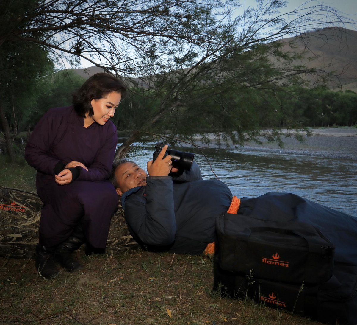 Өчигдөр одоо халуун халуун гээд хотын охид их нөмгөн явах юм.

Үдшийн сэрүүнд #ХадланДээл байгаагүй бол яана?
Захиалга 99990600, 99990500