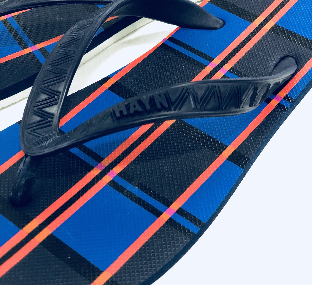 WMountaineering's tweet photo. White Mountaineering × HAYN LARGE CHECK Beach Sandal.Releasing 23rd (Sat) June.
#whitemountaineering #18ss #HAYN #beachsandal #largecheck
https://t.co/8UDJlmGKvK https://t.co/LuqL5BGUx3