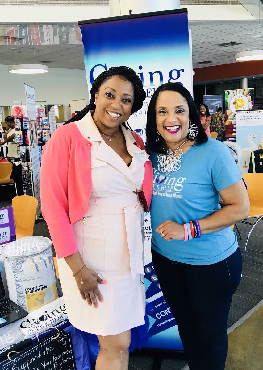 givehopehelp's tweet photo. Giving Hope & Help, Nonprofit Vendor- 2018 UMKC Women of Color Leadership Conf. Dooney & Bourke raffle in support of the EDUCATION IS YOUR PASSPORT SCHOLARSHIP PROGRAM. The winner is....Sonya Ferrara!
#Posh2018 #GiveHopeHelpInc #EIYP @UMKansasCity @UMKC_Womenc @dooneyandbourke https://t.co/BGBwf2O4jV