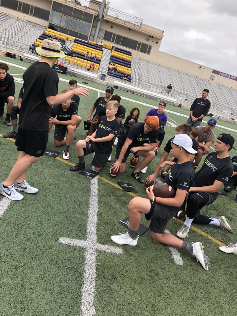 coachdrew8's tweet photo. Another great @QBskillsEPIC in the books. @SportsAcademyHQ was off the hook, all around first class! Had a blast building relationships and sharing with these young QBs. #QBEpic https://t.co/OdSAA0UBUd