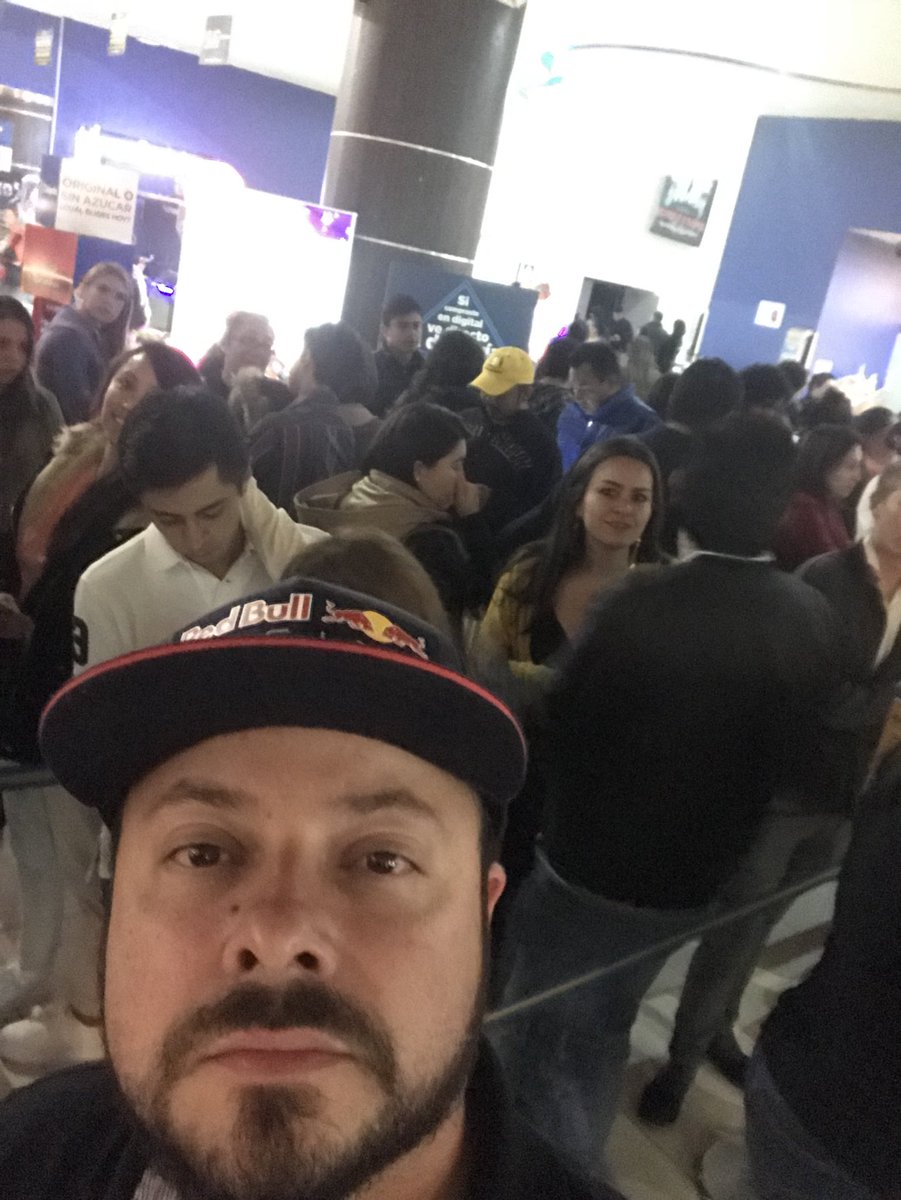 charly_nosdark's tweet photo. Una hora para que me entreguen unos nachos ya pagados en línea no tienen madre @Cinepolis galerías metepec a la otra mejor meto mis cocas https://t.co/Ywqav5z21g