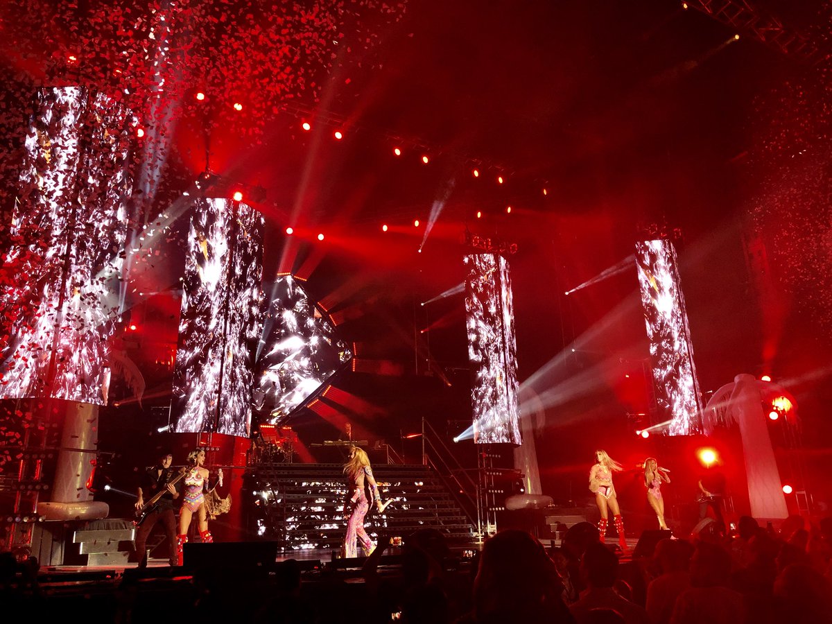 grupojns's tweet photo. Gracias CDMX ❤️ ¡Nos llevamos esta noche en el corazón! Los amamos 😍#JNSMetamorfosisTourCDMX https://t.co/n0KC6sbyqz