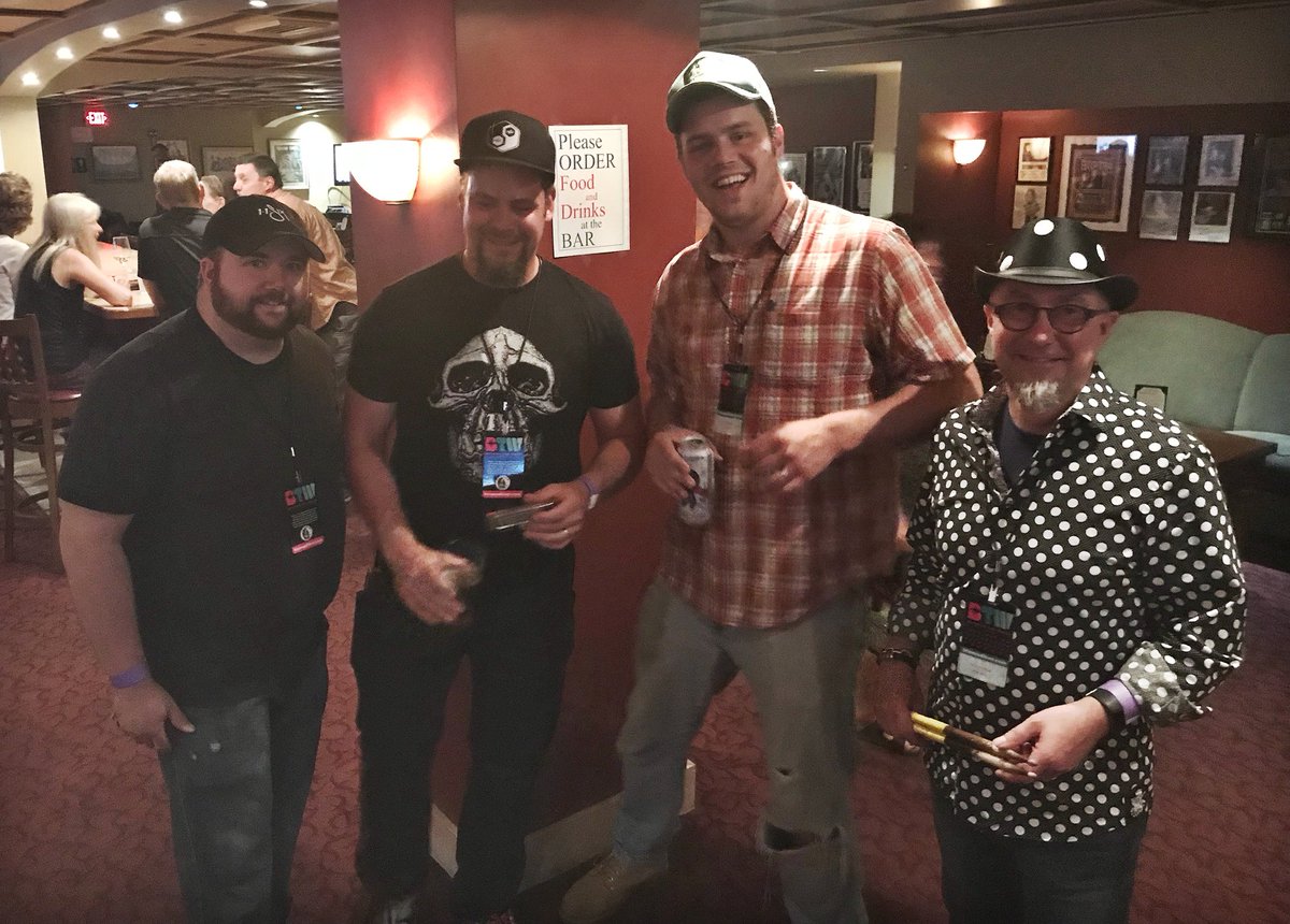 ryanmcgrathband's tweet photo. Late night at The Brinklounge Madison! Show begins at 11:00pm! See you soon! 🎸🥁 https://t.co/HcOGBELgG1