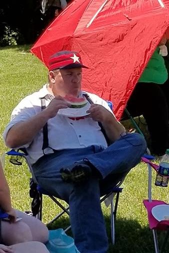 mdaubrey's tweet photo. TMZ (TennesseeVintageBaseBall Mania Zone) has released these photos, showing proof that @WilliamDocHardy has fallen off of the glazed biscuit ring wagon and is apparently eating fruit.  He hasn't commented on the issue.  We haven't yet asked him. https://t.co/dYQD6b7JOU