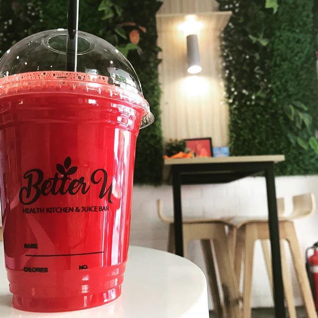CheriTheGlutton's tweet photo. #watermelon #coldpress #takeaway #drink #detox #healthy #コールドプレス #スイカ #ヘルシードリンク #デトックス #ベトナム #ホーチミン #ちぇり #美味いもん #グルメ #料理 #Vietnam #hochiminh #Cheri #whatsyummy #gourmet #cuisine https://t.co/kfxjJZcgOB https://t.co/zW9JaZ55Vd