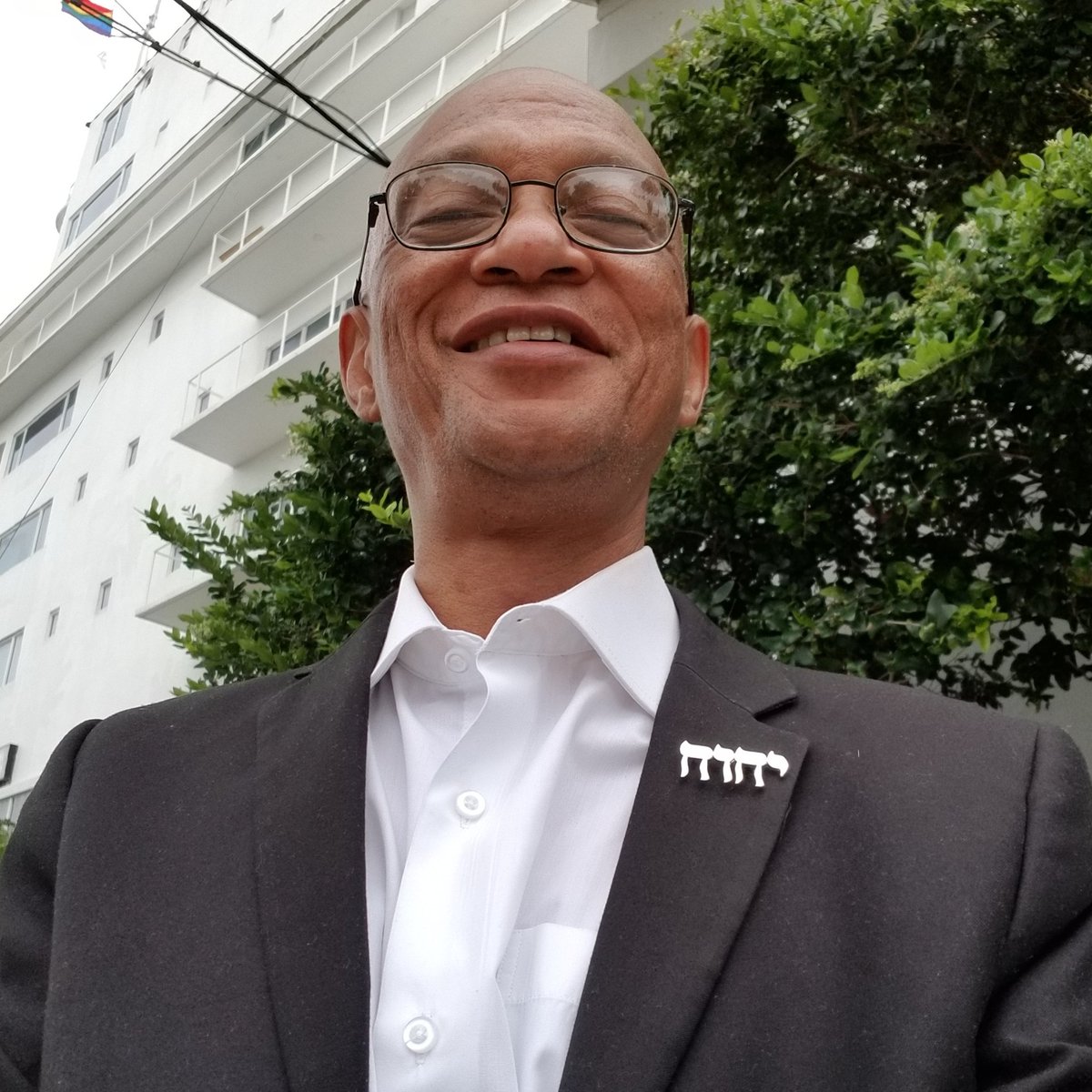 EternalLifCoach's tweet photo. #NewProfilePic #ItDoesntCostAnythingTo to be happy and show kindness. #KindnessMatters #FlambeFestival #IronSharpensIron #TheMastersClassForMen #KingdomOfYahweh #CommunityBuilding https://t.co/dsW2q7JyW6
