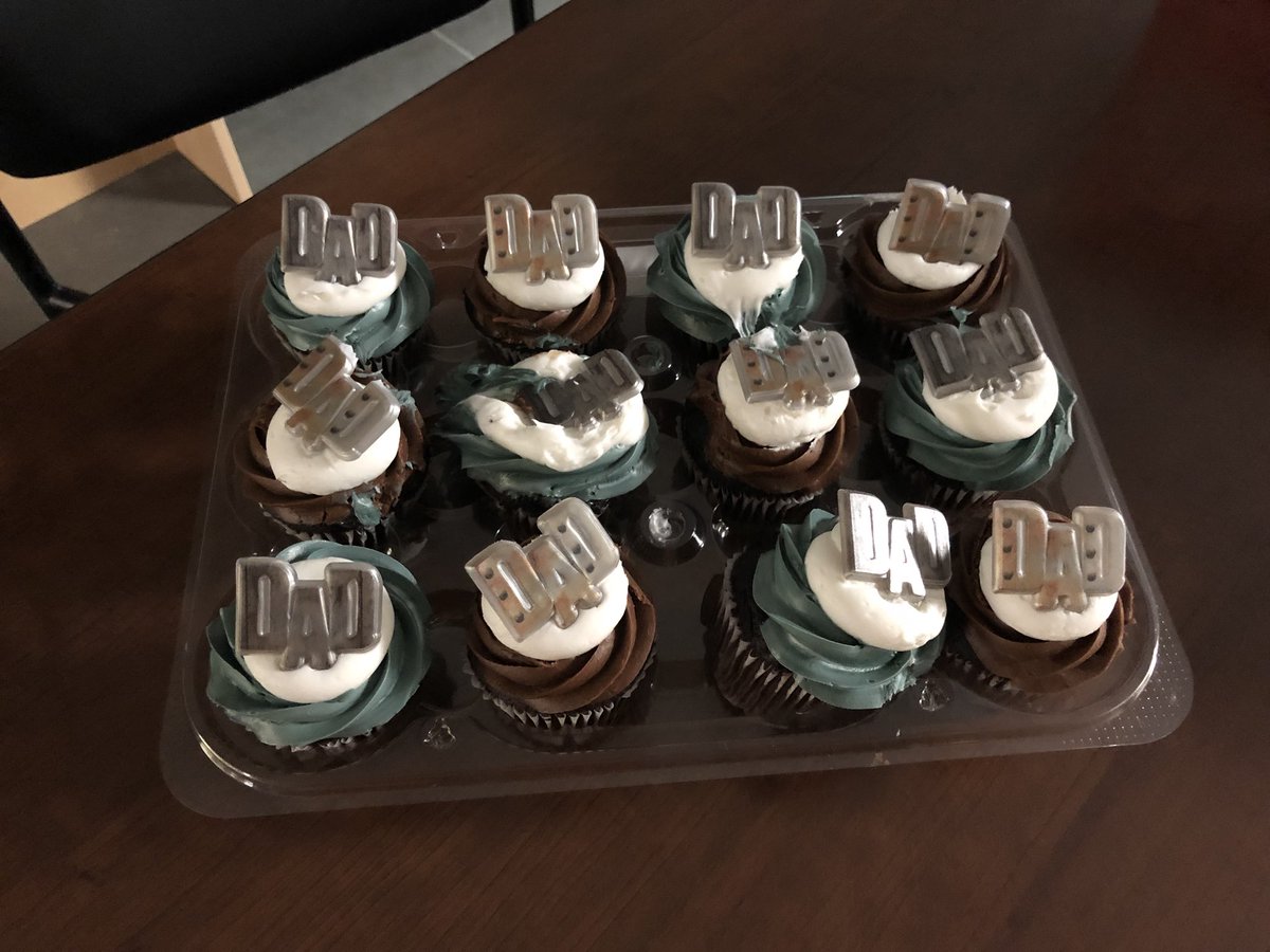 AthenaMASM555's tweet photo. Father’s Day cupcakes for our Awesome freight team Father’s and ice cream for everyone! #HappyFathersDay #MyTeamRock #UNTOUCHABLES🥊@triple555hd @AmberD___ @AkinsMel @mjrawlinson5 @jorgehhernande2 https://t.co/gYIFCgwev4