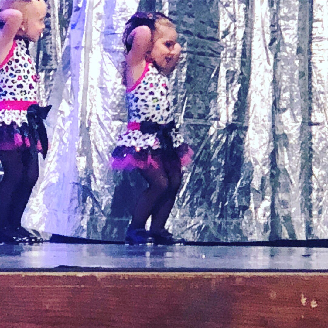 jenmlacoste's tweet photo. My 🌟superstar🌟 was amazing for her first dance review! #mcd #dancewithoutlimits #20yearanniversary https://t.co/6EfgilwCOu