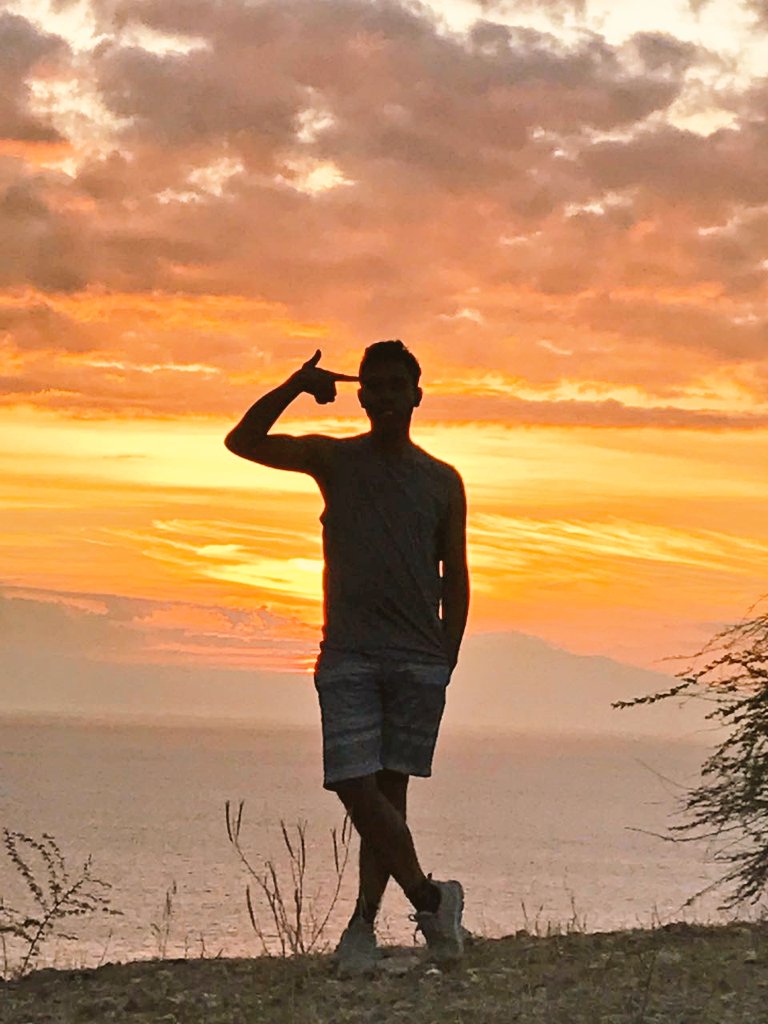 Redhel_Letegata's tweet photo. Shoot me or I will shoot u
#TimorLeste #timortourism #comeandvisit https://t.co/IKmKVrGjHv