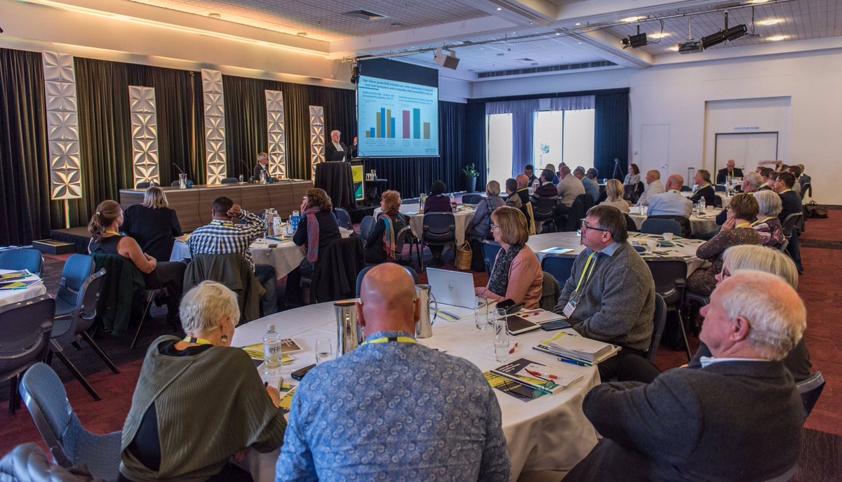 ALGAcomms's tweet photo. Great networking and engagement between local governments discussing major challenges in their communities #rcdf18 #NGA18 https://t.co/TJD2Sm1Mty