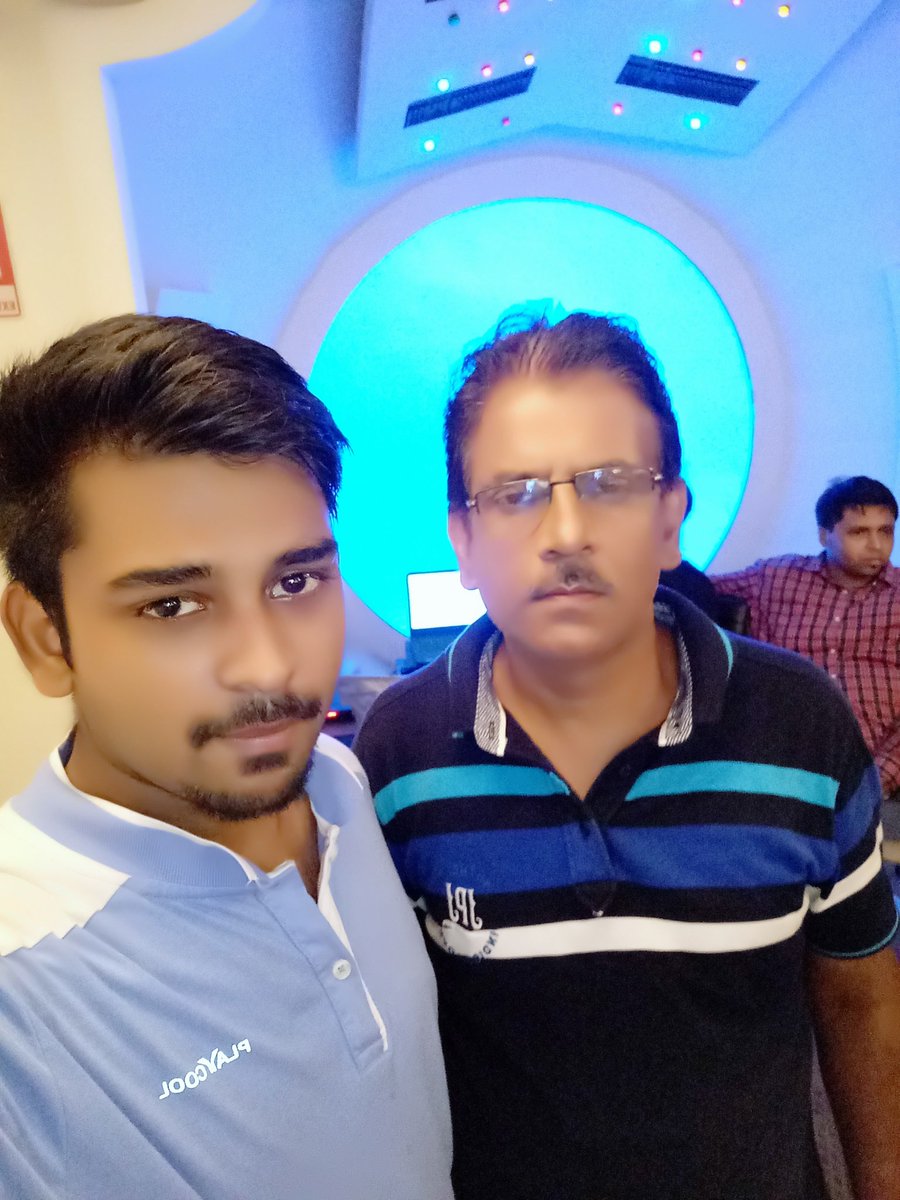 imAshwinJ's tweet photo. @IndiaCinepolis #ADayWithDad 
This day I will treat my Dad very well and pamper him by gifting a book &amp; also by giving him treat at a Restaurant with his favourite Sizzlers while watching a Movie &amp; shopping for him.I am sure he will enjoy this day a lot and I am going to get all his blessings. https://t.co/bAInBtso6b