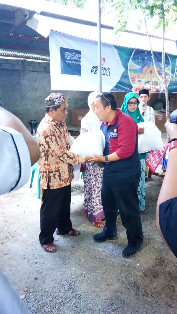 AA_Bulz73's tweet photo. #agppasarmurah
#PasarMurahAGP
#AGPeduli
#Pasarmurah 
@agpeduli
@tamblingwildlife 
@agnezmo
@rumahindofood
@kilaubimoli
@agpeduli
@TamblingID
@agnezmo https://t.co/gge89WOjXE