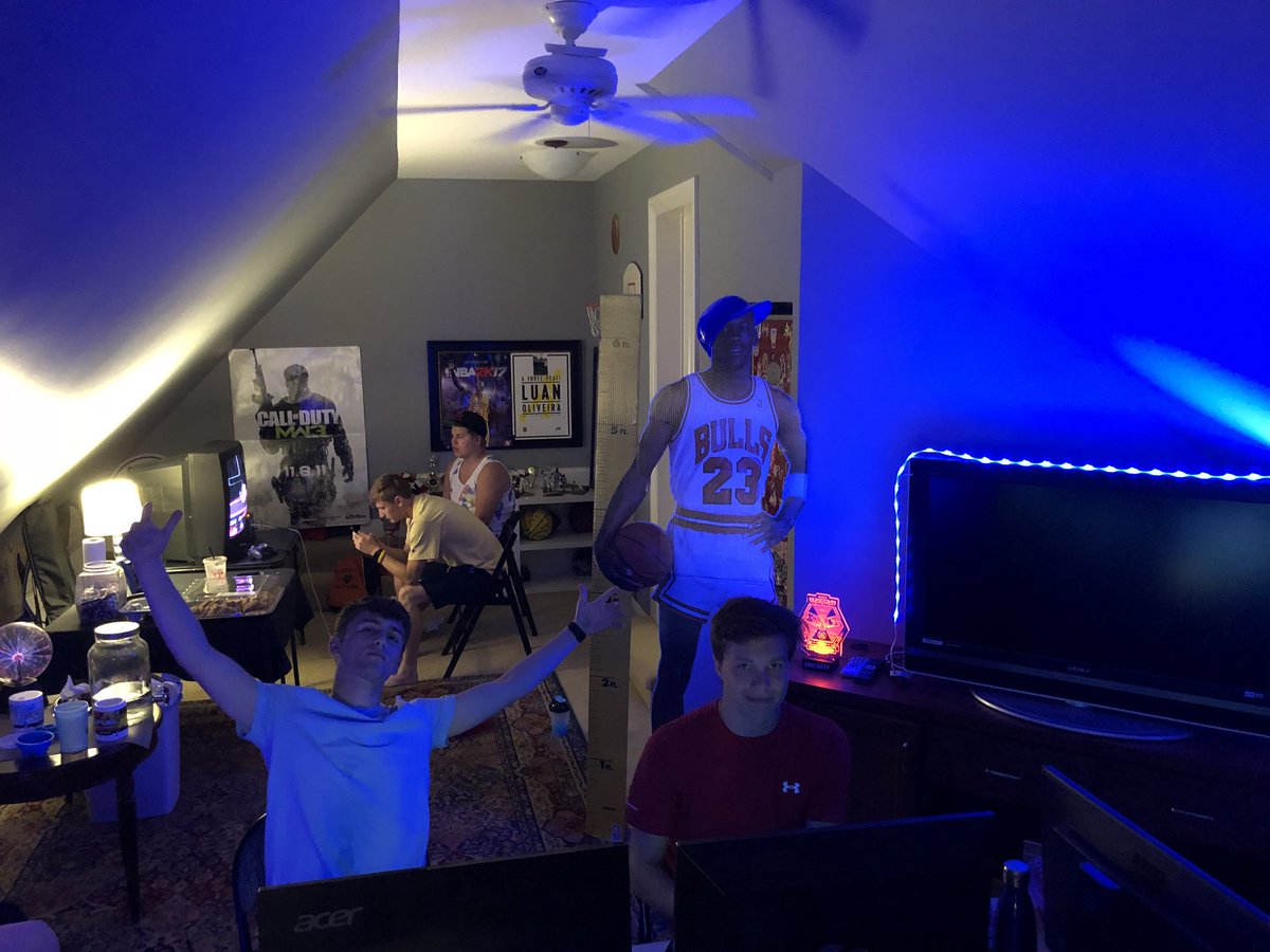Sam 🦥 Grutz tweet media