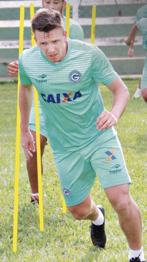 O <a href="/goiasoficial/">Goiás Esporte Clube</a> pode emprestar o zagueiro Eduardo Brock ao <a href="/CearaSC/">Ceará Sporting Club</a>.