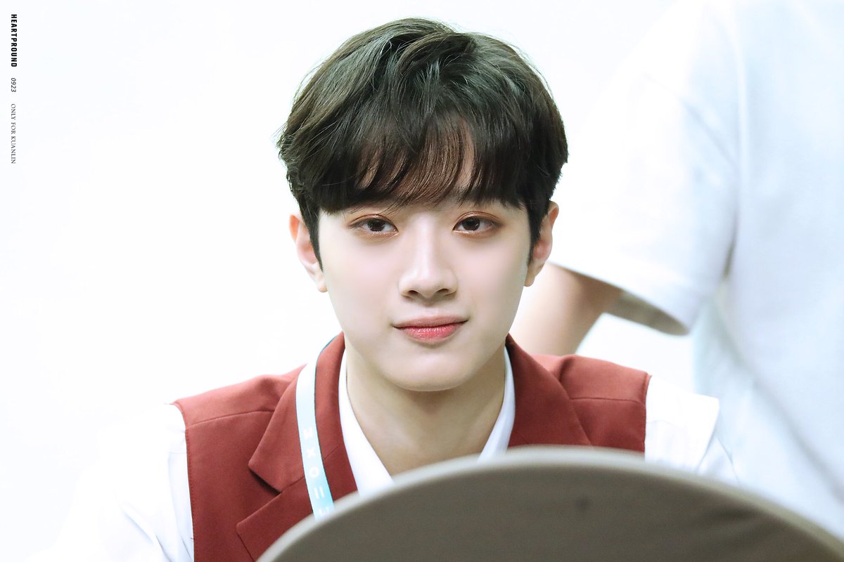 HeartPround0923's tweet photo. 180616 상암 팬싸 
Target Clear.
#워나원 #라이관린 https://t.co/Lcd9POMkff