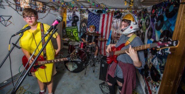 valleyviewband's tweet photo. 1 whole year! The wichita scene is truly amazing and we can’t wait to share new music. Luv u all #borned https://t.co/GNShTzL220