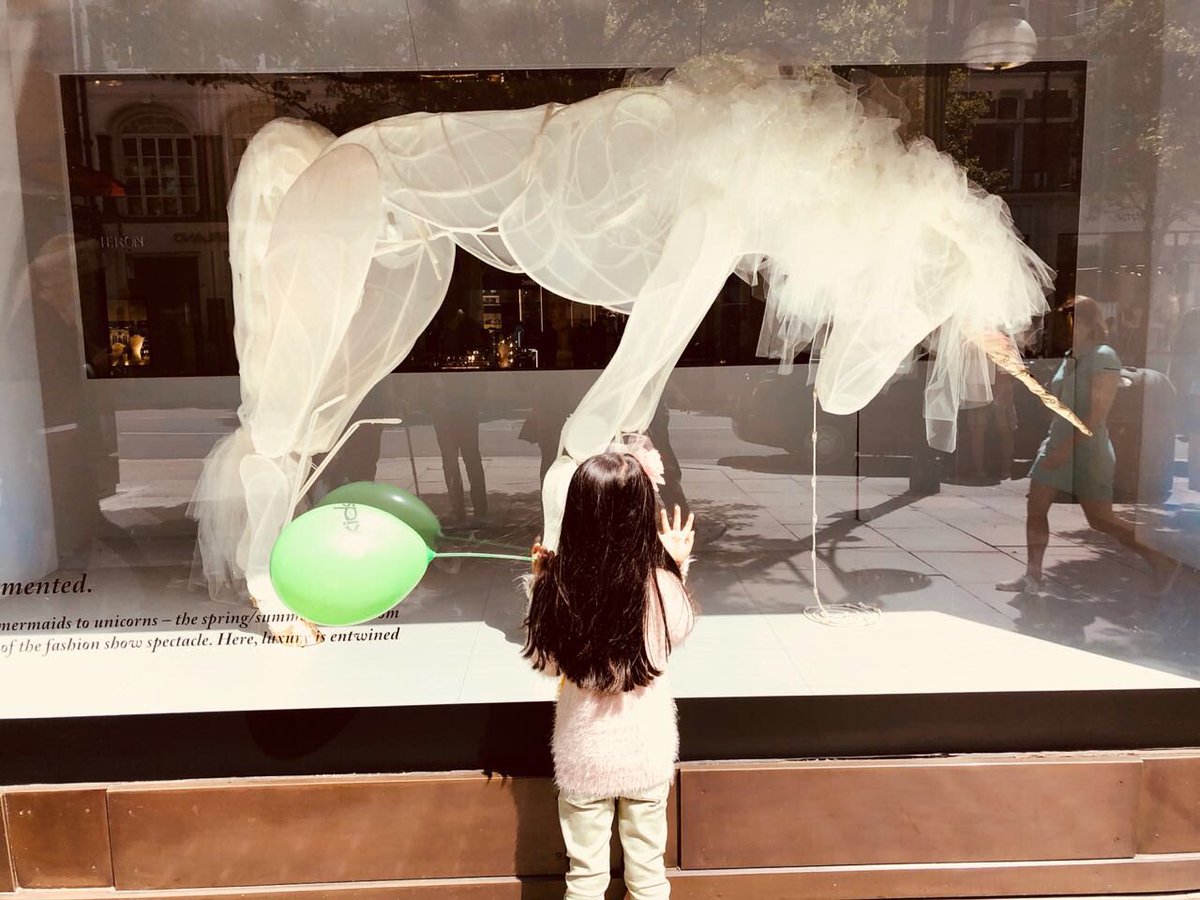 akshaykumar's tweet photo. Help!!
It's #FathersDay and the little one asks "Dad, can I have a pet?"
My fatherly love taking over,"Of course Beta what would you like?"
She,"Dad, can you get me a Unicorn with wings😍?
Any suggestions 😬?
#DaddysLilGirl 💖 https://t.co/rXQUgcNnaE