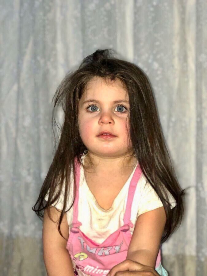 Kayıp kızımız çok yüksek ihtimalle kaçırıldı. Kaçırılma yeri Ağrı merkez, ancak şuan yurdun her yerinde olabilir. Tweeti gören herkes RT yapsın, çözüme daha erken ulaşalım.

155 ile irtibat oldukça mühim.