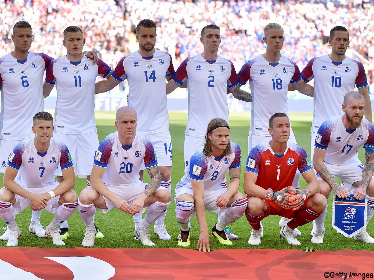 تويتر Karumi على تويتر サッカーアイスランド代表に感動して ハンドボール日本代表監督も アイスランドのダグル シグルドソン監督 アイスランド好感度大です T Co Ifhvdgp2i3