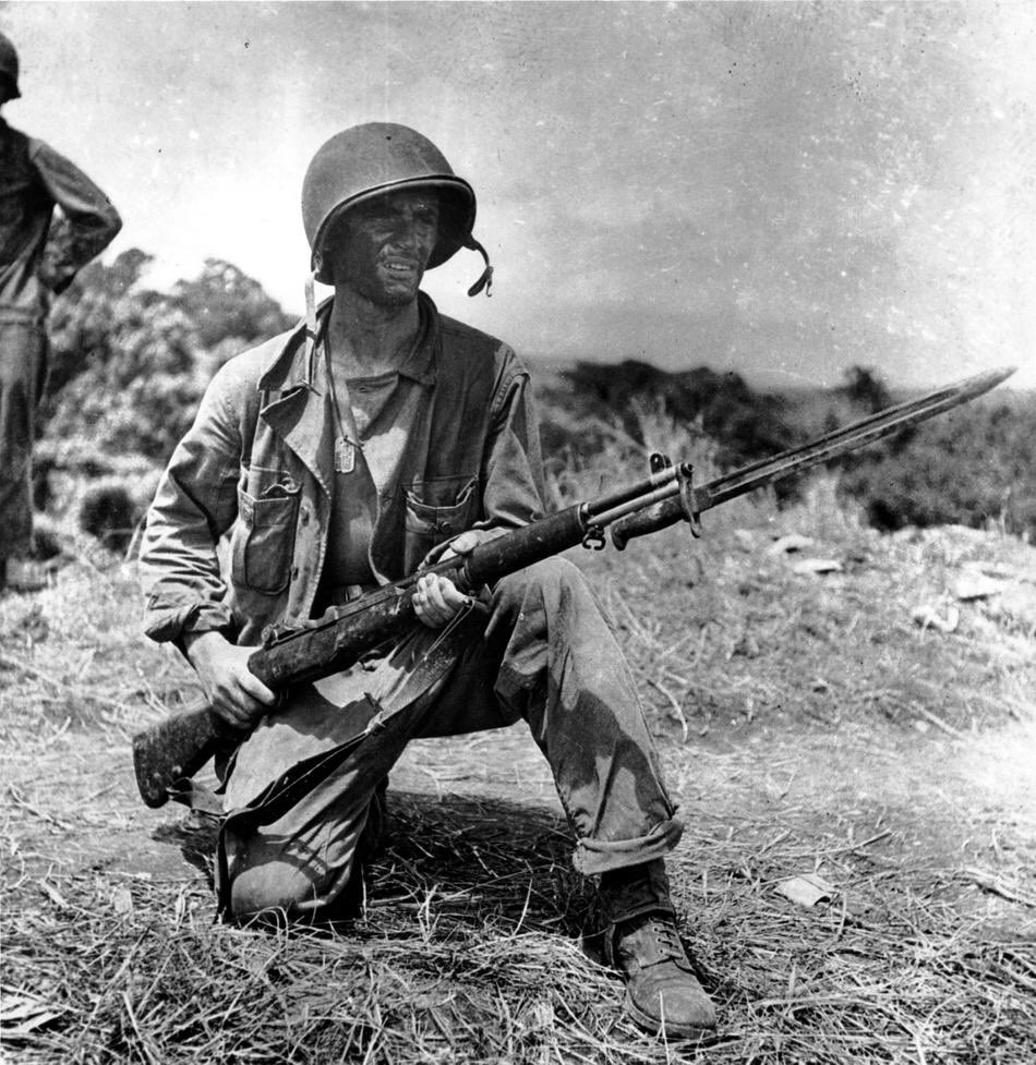 WorldWar2FactSS's tweet photo. US Marine keeping guard on Guadalcanal. https://t.co/LyVSNGE8MR