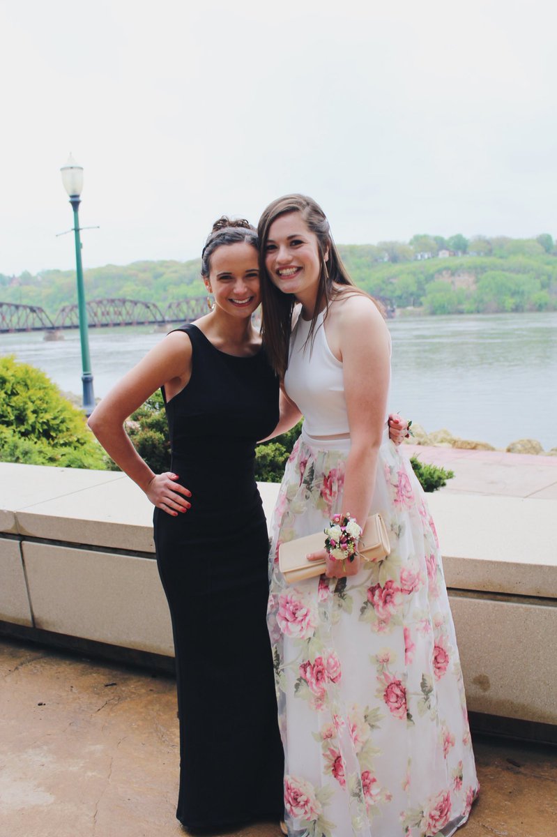 vanessa_wareham's tweet photo. Better late than never? Happy birthday  to my best friend! I don’t know how I’d get through life (especially calculus) without you, I hope you had the BEST day ever!💓🎉 https://t.co/HZquEZ19PF