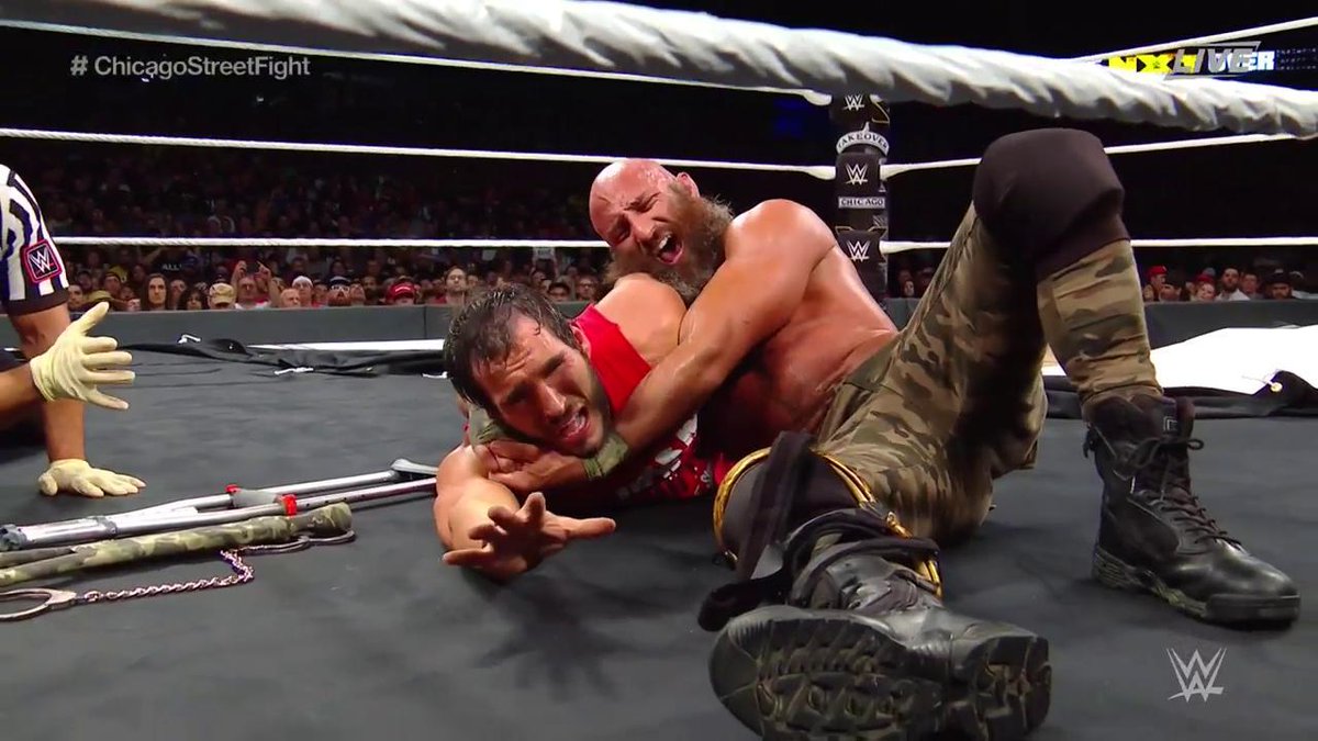 LeProfDuCatch's tweet photo. Ciampa prend sa revanche sur Johnny Gargano lors de NXT TakeOver Chicago. https://t.co/a69iVLmOgy