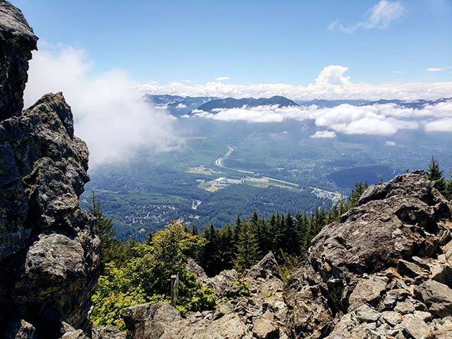 Solid view from the top of Mt. Si ⛰️ ift.tt/2t4D7kj
