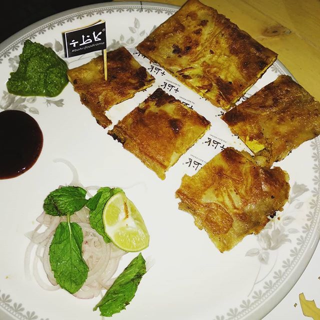BhookaFoodie's tweet photo. This 'Chicken Kheema Baida Roti' from the famous 'The Bohri Kitchen' (TBK) was to die for and left us craving for more. Crunchy outler layer with soft minced chicken meat inside almost melted in my mouth. My tummy was definitely super happy.
.
Highly rec… https://t.co/fgmspQNOmh https://t.co/tsqQajCebz