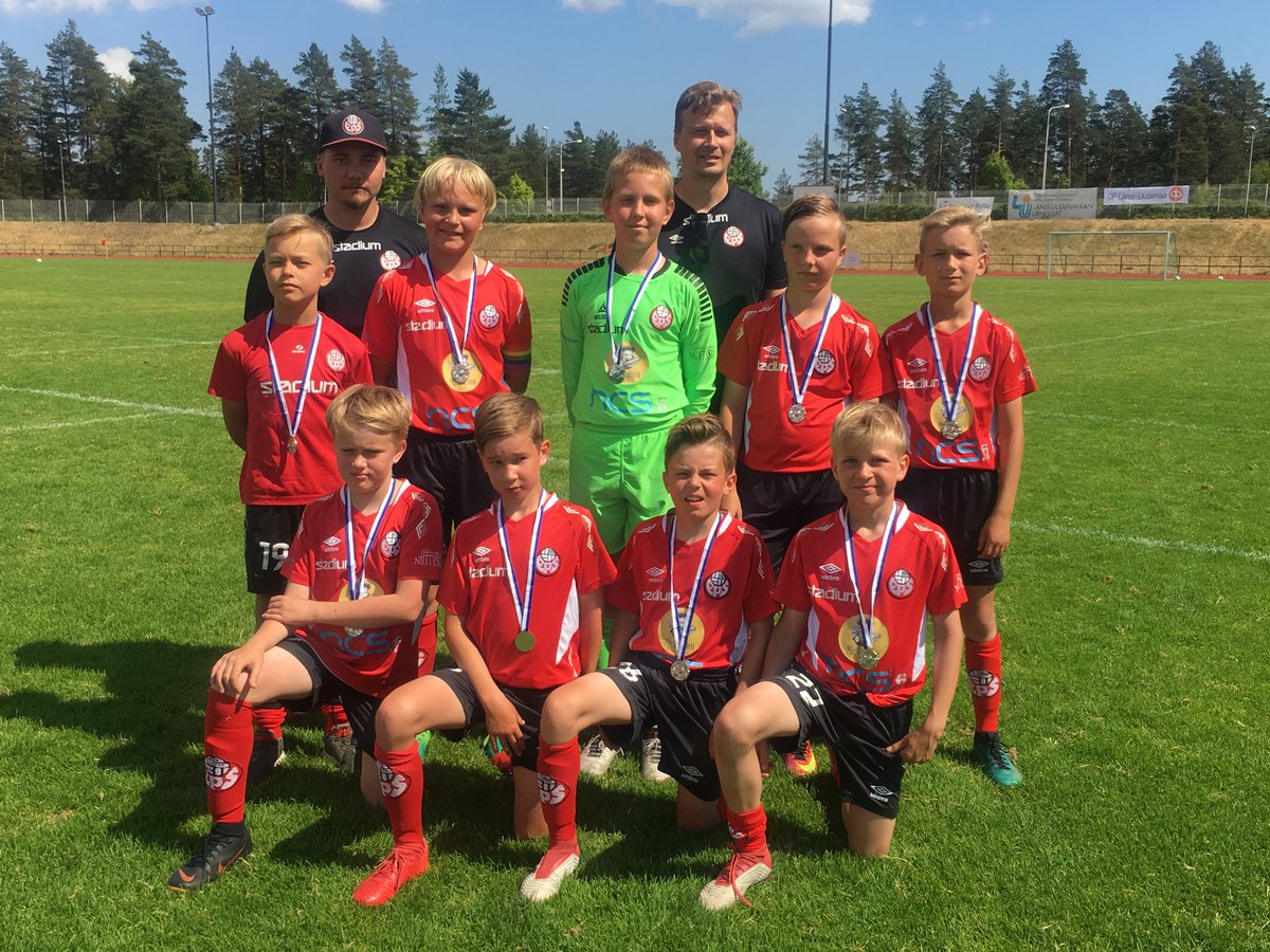 .<a href="/epsakatemia07/">EPS Akatemia 07</a> valkoisella kaksipäiväinen helteinen 06 Lohja cup takana, Espoonlahteen lähdetään hopeamitalit kaulassa. Hienoa #EPS Kiitos järjestelyistä <a href="/Lohjanpallo0607/">Lohjan Pallo P0607</a>!