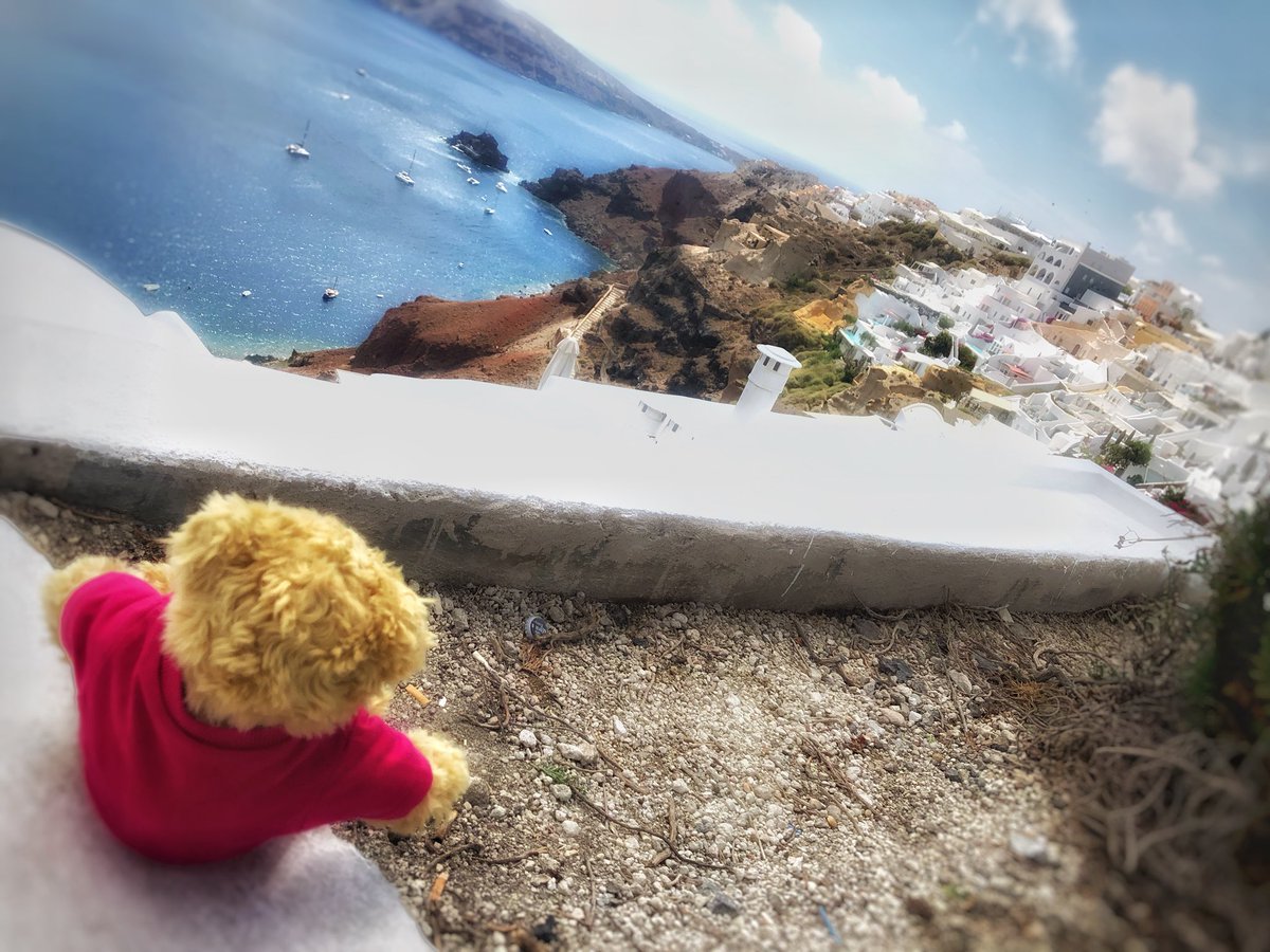 nataliiiewatson's tweet photo. After a day of exploring Oia, Santorini yesterday #TCTed is having a relaxing day around the pool. #Santorini #Oia #Fira #ElGrecoResort #TCExperience #BeersOnTed #TravelCounsellors @Debbsgriff @TCworldwide https://t.co/1SY7Aj16mc