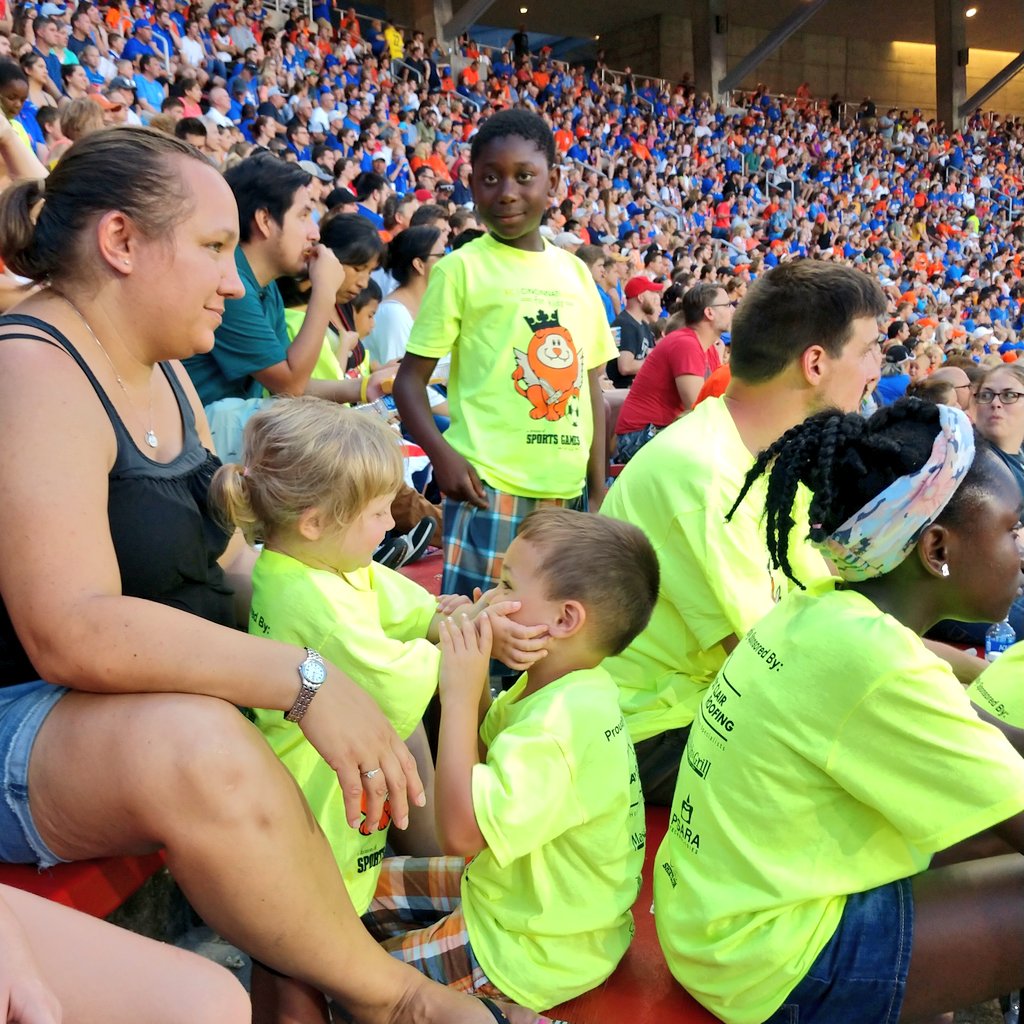 SprtsGames4Kids's tweet photo. Just a few of the photos from last night's #SGFK @fccincinnati match!
Thank you to @Tyler10Gibson for coming to our Pregame Pizza Party Picnic to say hi to the kids! https://t.co/98k2aCqbZv