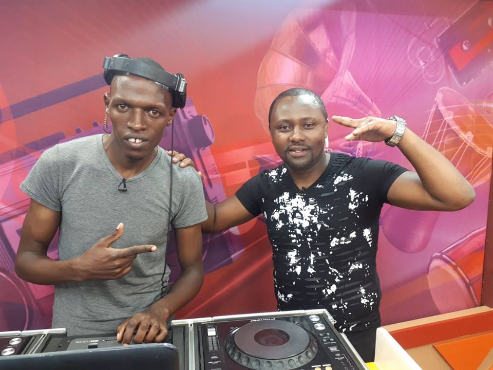 #RimweNaKuuna Wirorere mwago wa nyimbo cia nahau kabere ici ni iria itathiraga rangi.... Katambe Saaanaaa. Ni ruriku uraririkana? <a href="/NiGathukiMundu/">Gathuki Mundu Wakasungula</a> kamemetv.co.ke