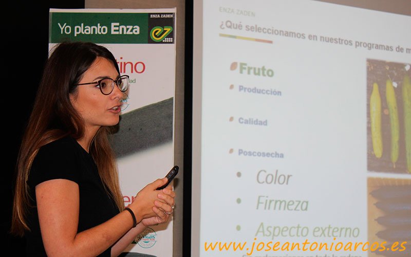 jaarcossanchez's tweet photo. Variedades de #pepino que satisfacen la nueva tendencia #DesnudaLaFruta. #Consumidores que no quieren envases de plástico en sus frutas y verduras https://t.co/J4BRbTj40Q #CeroPlásticos #PlastickAttack #agricultura #Cucumber https://t.co/V2uaiLADph