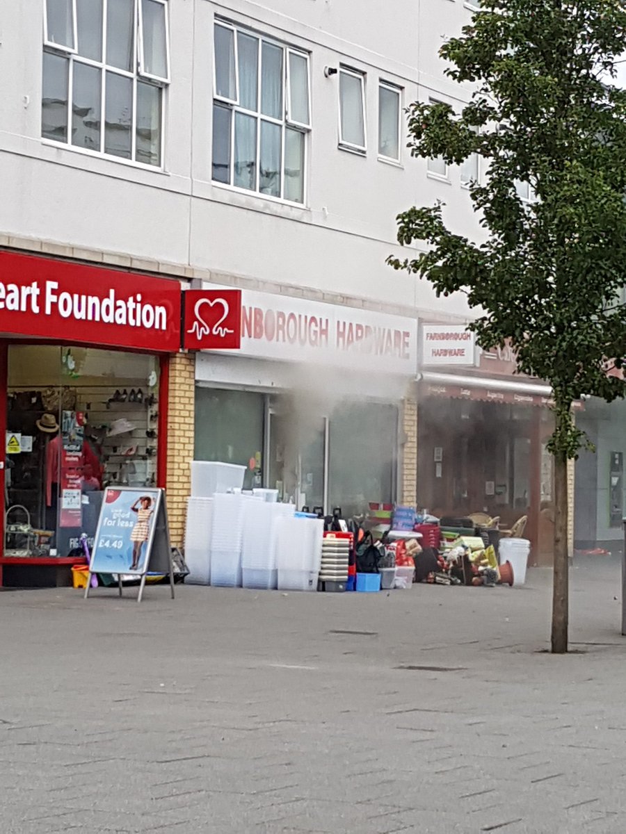 Retrob8's tweet photo. . @Hants_fire were on the scene in literally minutes after the Hardware store caught fire. #CordonedOff #FarnboroughFire https://t.co/tX18UibCta