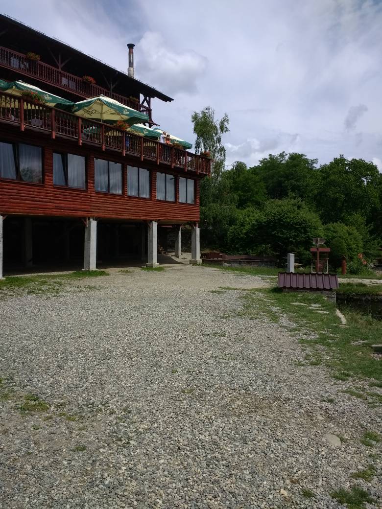 M_Tarnowski's tweet photo. Two wonderful days at agile Coach Camp #accro18 in Dracula's Transilvania. Didn' get biten 😌 https://t.co/TOXVqwQJfW
