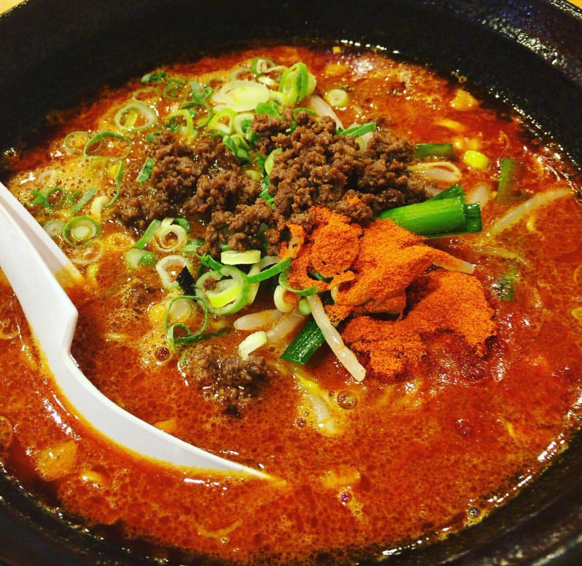 💐激辛ラーメン💐

思いっきり汗かきました😭

日曜日ですっごい人多かったんですけどここまで辛くしてたのは私だけ？？

辛いものは好きだったんですがこれは辛すぎ(● ˃̶͈̀ロ˂̶͈́)੭ꠥ⁾⁾
口から火が出るかと思った❣️❣️

ちょっと調子に乗っちゃいましたww