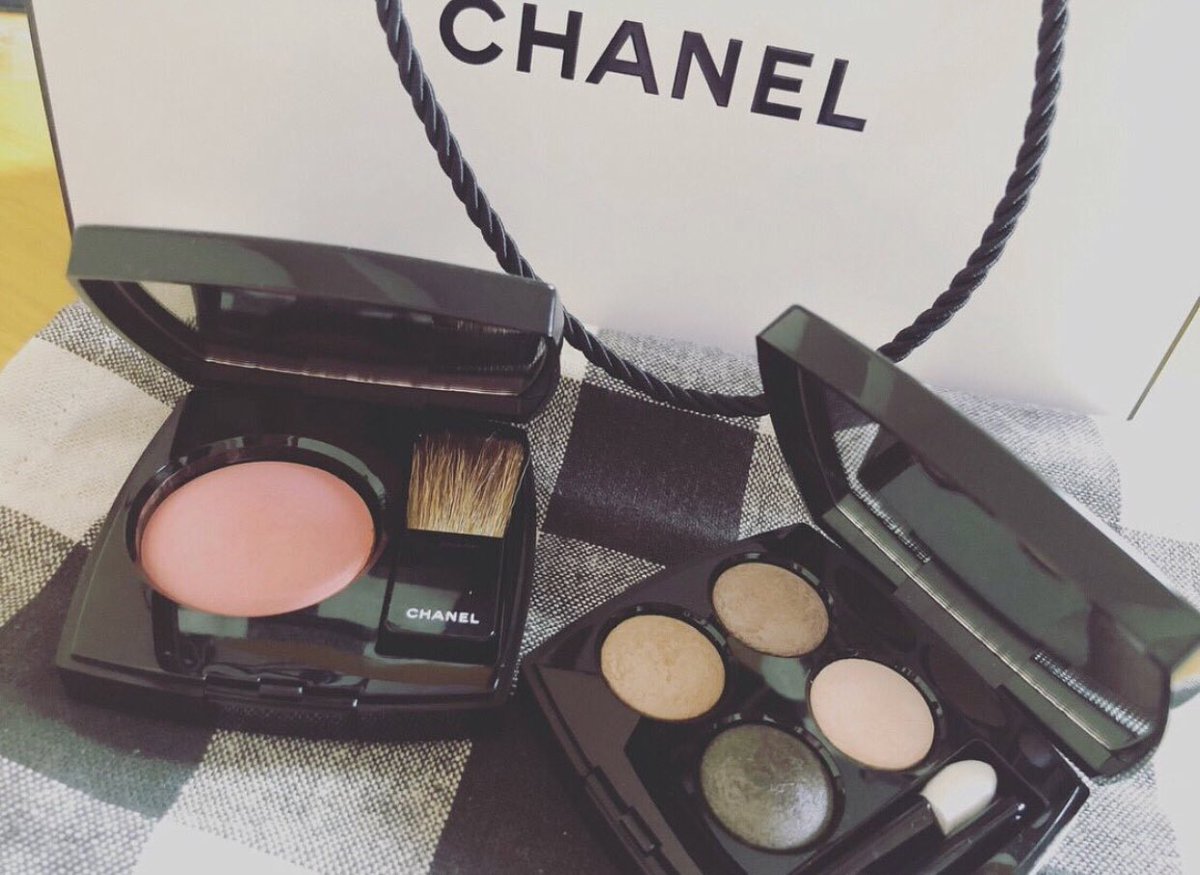 🌟大好きなシャネル🌟

先週いいコスメを発見してました👌
ゲットしちゃった💕💕
幸せ🏝
お店の雰囲気もオシャレで良かった🌙🎶

買いたいものが買える生活♡
もー前みたいにお金を気にする生活には戻れない💦
やりたい事はやりたいもん🤗
副業して良かった♡