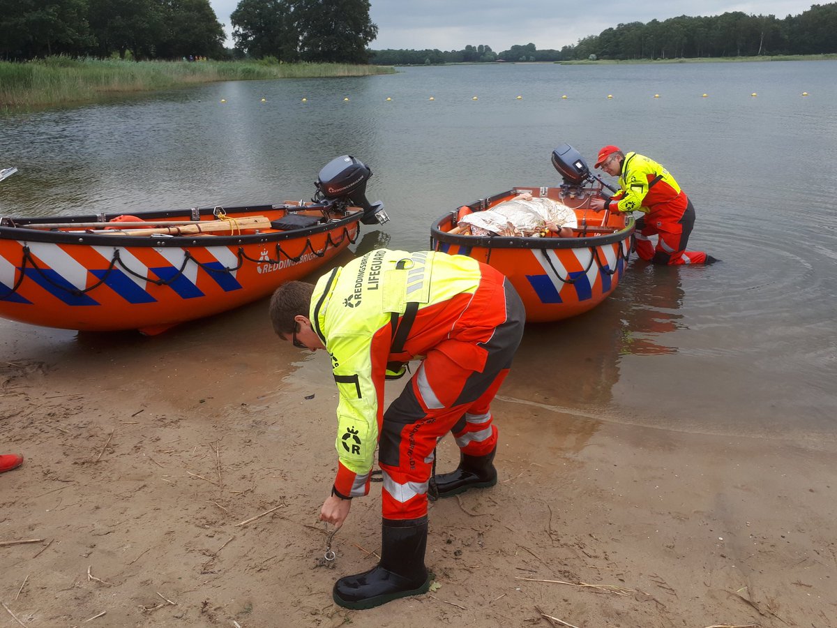 joshua_josprijs's tweet image. #Reddingsbrigade Examen #Lifeguard schipper en Lifeguard senior #Bussloo 
@RB_APELDOORN @koenbreedveld
