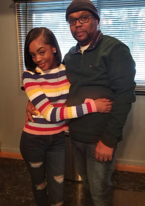 Watch Mom's leaked NSFW photo on TwXstars