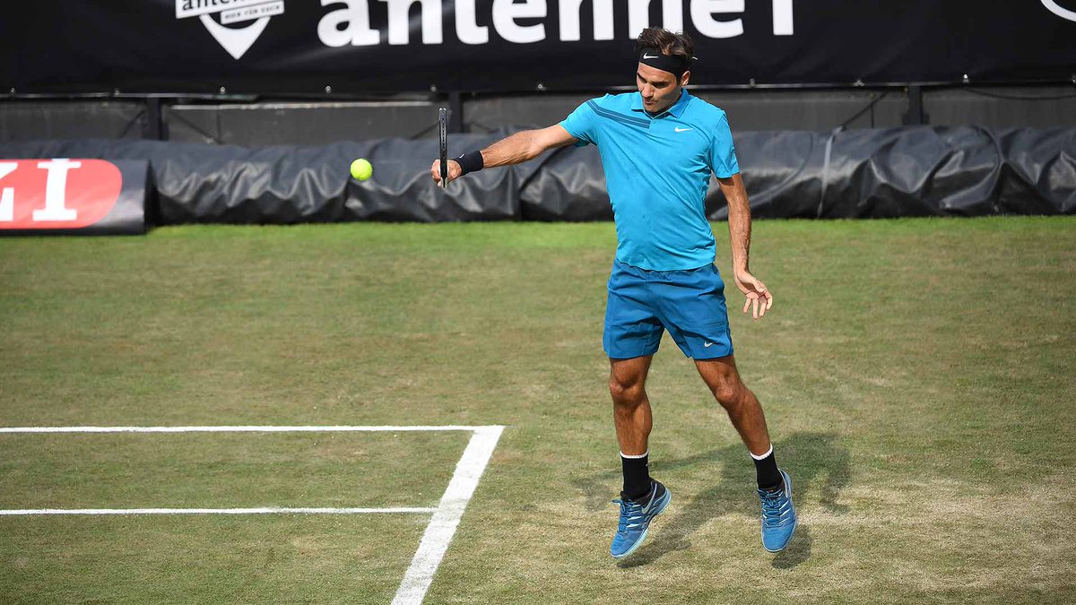 atptour's tweet photo. Milos Raonic won his first 43 service games of the @MercedesCup, but Roger Federer hits a crisp backhand return winner 🔥 to break for 2-1 in the opening set. Will he extend his advantage? 🤔
 
Live @Infosys #ATP Scores &amp; Stats ➡️ https://t.co/QAotlqBCJ7 https://t.co/SzgGop68Lt