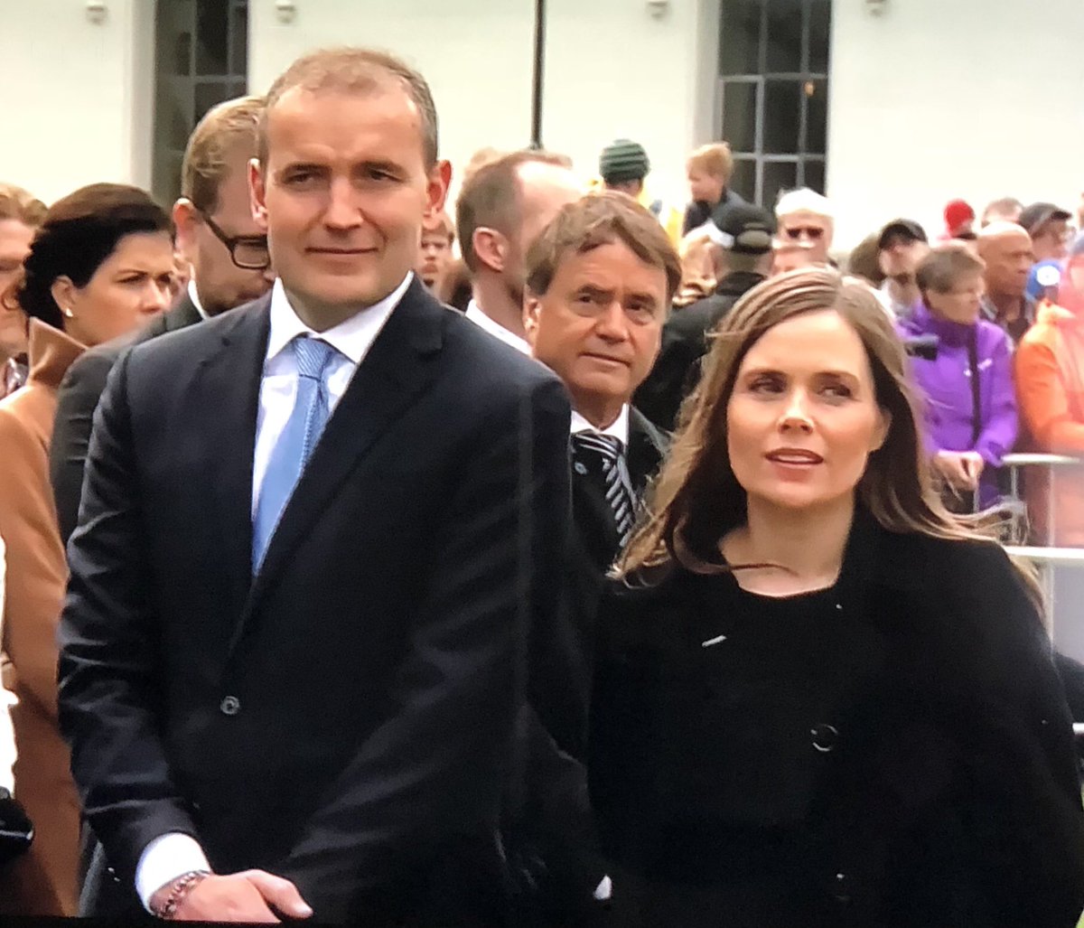 Gleðileg þjóðhátíð. Við erum bara í fínum málum.