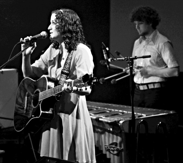 << TONIGHT >> You can catch @lizzienunnery and @vidarnorheim playing two 40 minute sets at the famous Bothy Folk Club. Full details on the club's website. bothyfolkclub.co.uk