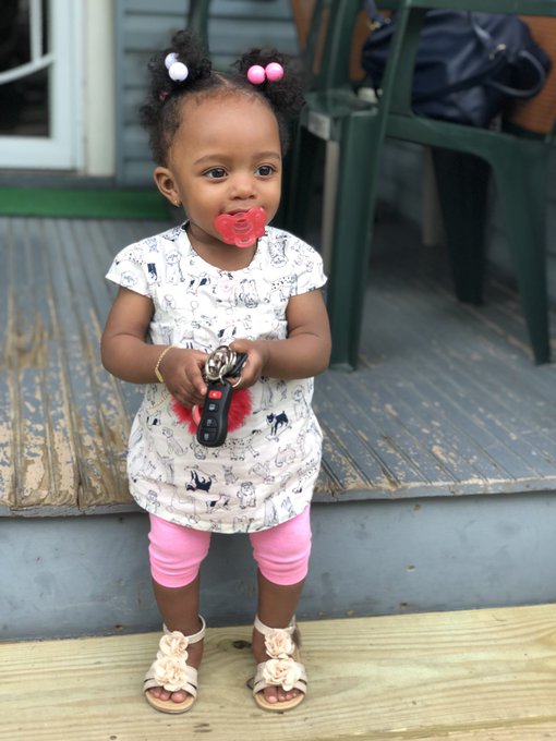 Watch Mom's leaked NSFW photo on TwXstars