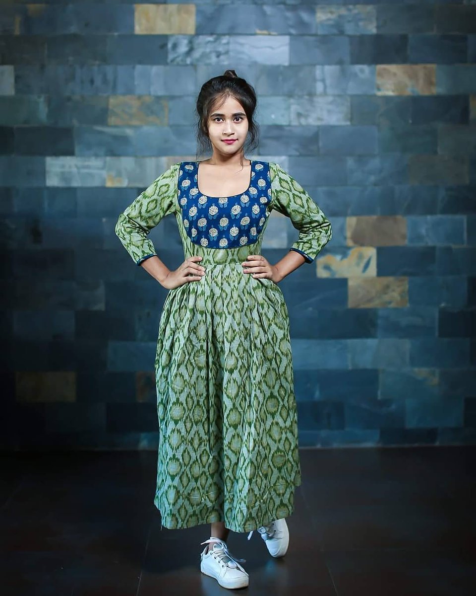 Deepthi Sunaina (@deepthisunaina7) on Twitter photo Looking gorgeous - #TeamDeepthiSunaina Looking gorgeous - #TeamDeepthiSunaina