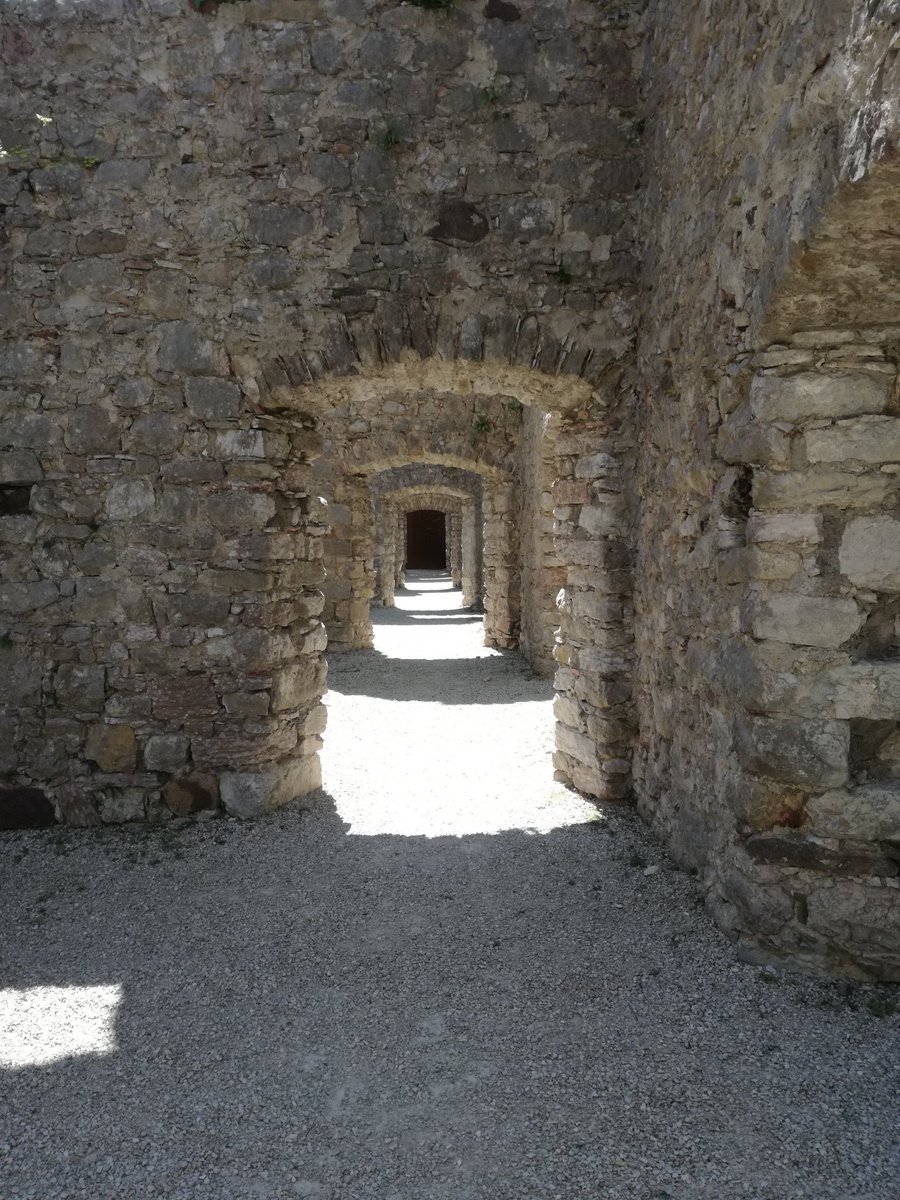 morianisergio's tweet photo. #Spormaggiore tn. Castel #Belfort. I ruderi recuperati e restaurati di una fortificazione del 1300, passata di mano oltre 100 volte. @VCrocitti @ItinDiViaggio @TURISMOit @siviaggia @touristtrade @Bussola_turista @turistipercaso @VisitTrentino https://t.co/zyghda9opW