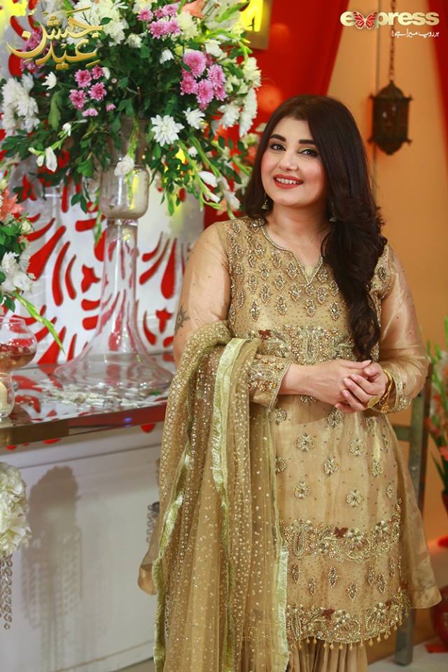 ShowbizAndNewz's tweet photo. Awesome clicks of #JaveriaSaud from Eid special show of Day-2 on #ExpressEnt.
#Eidshow #Eid #Eid2018 #EidulFitar
#EidulFitr #EidMubarak #EidSpecial https://t.co/3vSJv0Cfb4