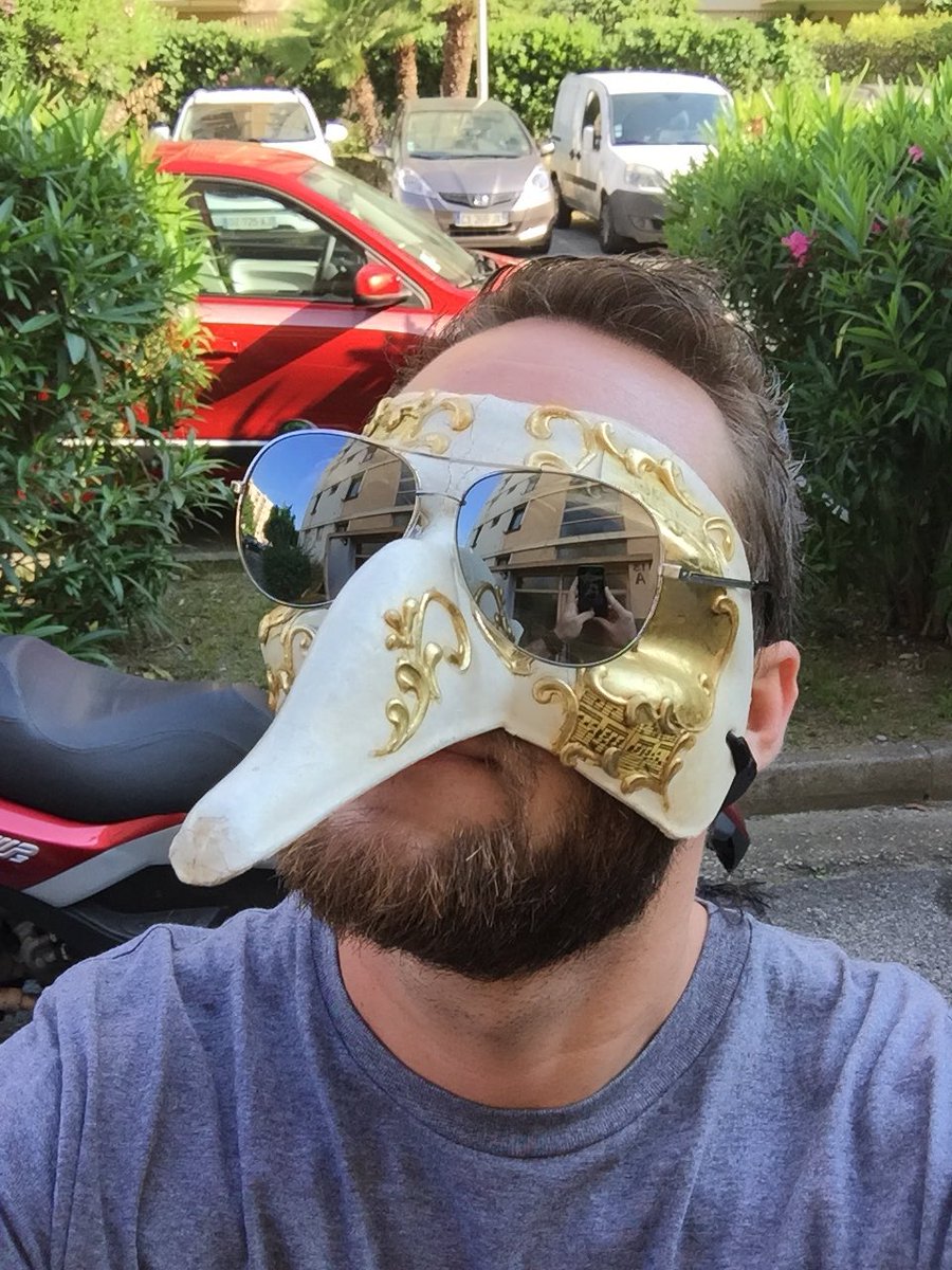 DecklanRoxxor's tweet photo. @DecklanRoxxor qui se la joue @XavierPicchi MAIS incognito !
#Noob #Tournage #S09E08 https://t.co/fEl4RUCgG4