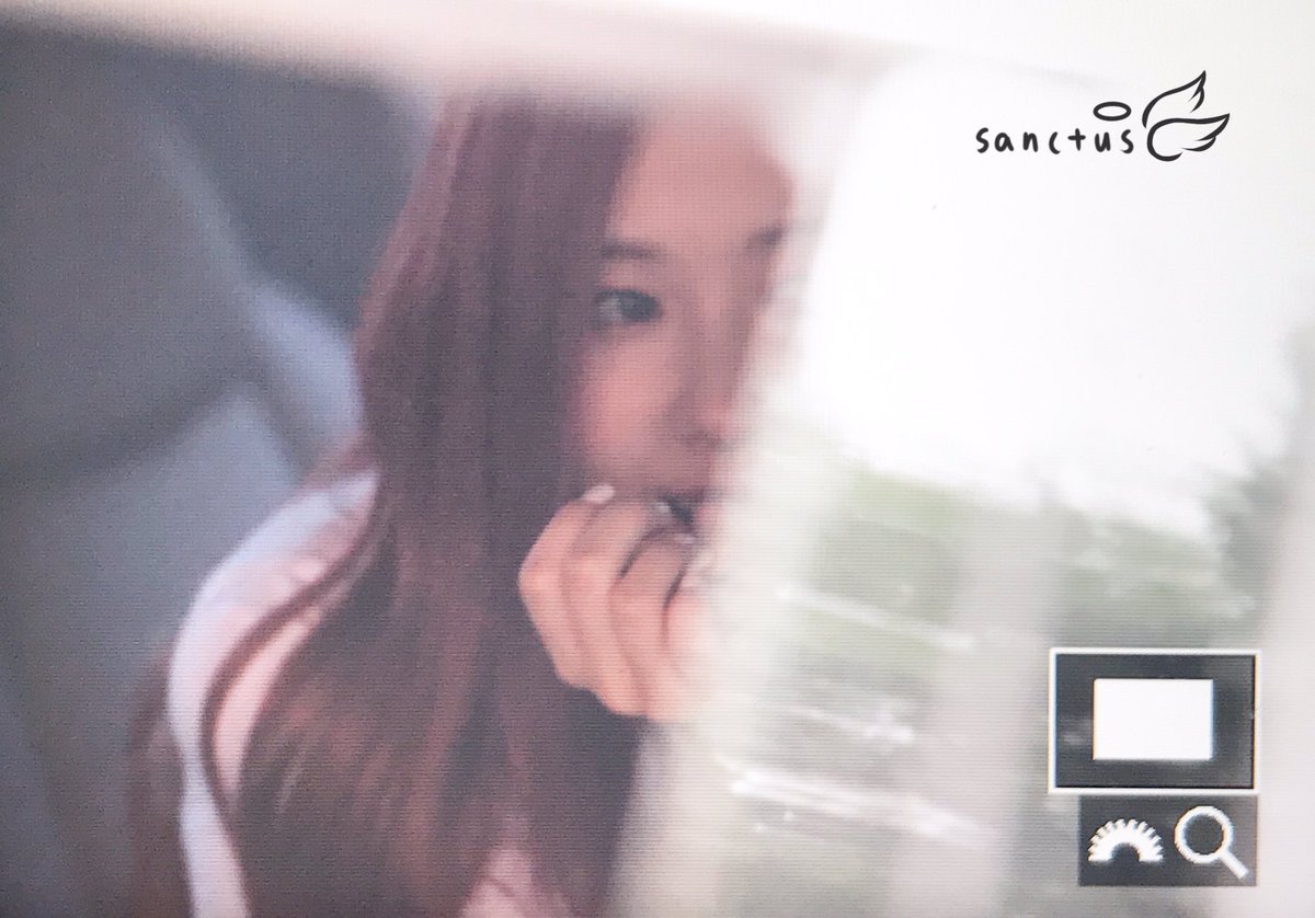 sanctus116's tweet photo. 180617 인가 퇴근 로제 프리뷰
#BLACKPINK #ROSÉ

빼꼼챙도 사랑이지❤️ https://t.co/cRw7cEk9oh