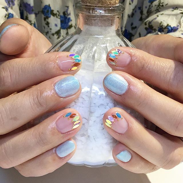 Milk ミルク Selfish Nail Studio リーフホロ定額 3480 パール感のある水色とリーフホロで爽やかネイルに リーフホロデザインならショートネイルも可愛いく仕上がります Selfishnailstudiomilk 静岡 静岡ネイルサロン リーフホロ 夏ネイル