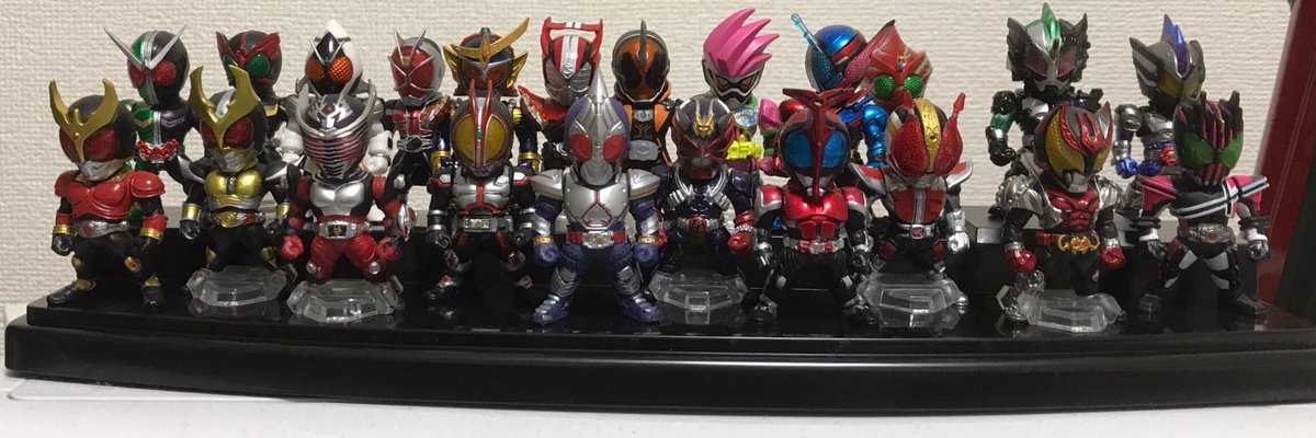 rebanira_mrt's tweet image. 遂に…平成主役ライダーコンプリートできたー！１つの夢が叶った瞬間です…本当にこのシリーズ買い続けて来て良かったって思う…
#仮面ライダー #コンバージ仮面ライダー  #仮面ライダーグッズ